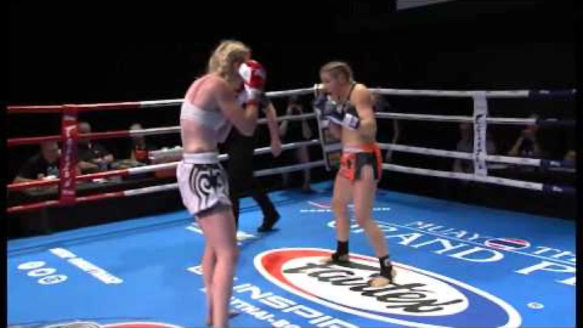 Nicole Commerford vs Charlotte Andrews (Fight Video)