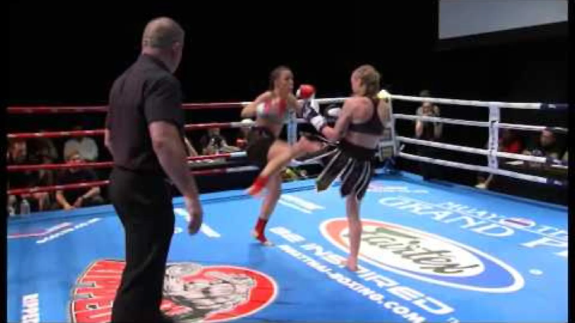 Mina Lamoure vs Asheligh Johnson (Fight Video)