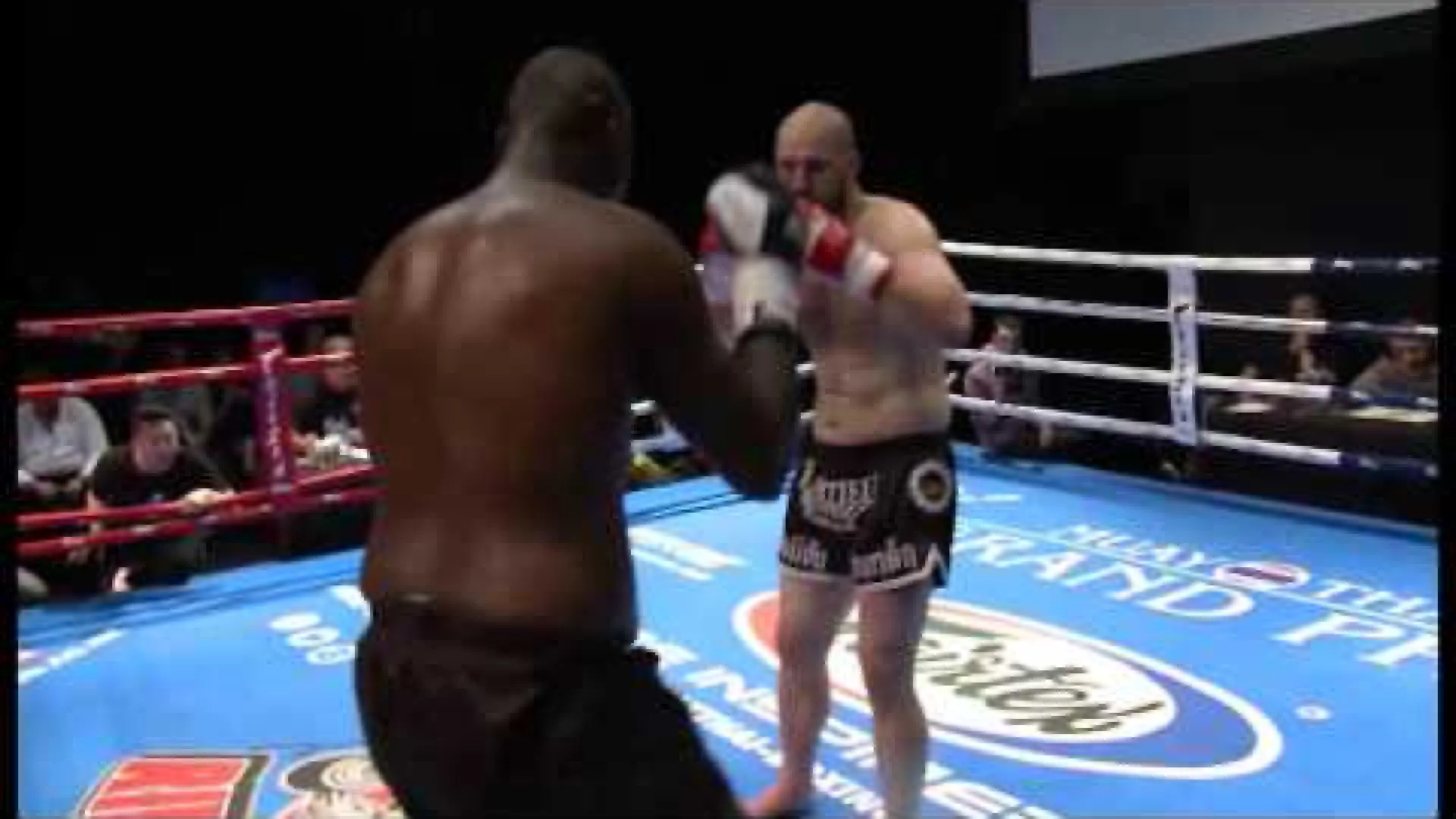 Dave Thomas vs Andy Benouali (Fight Video)