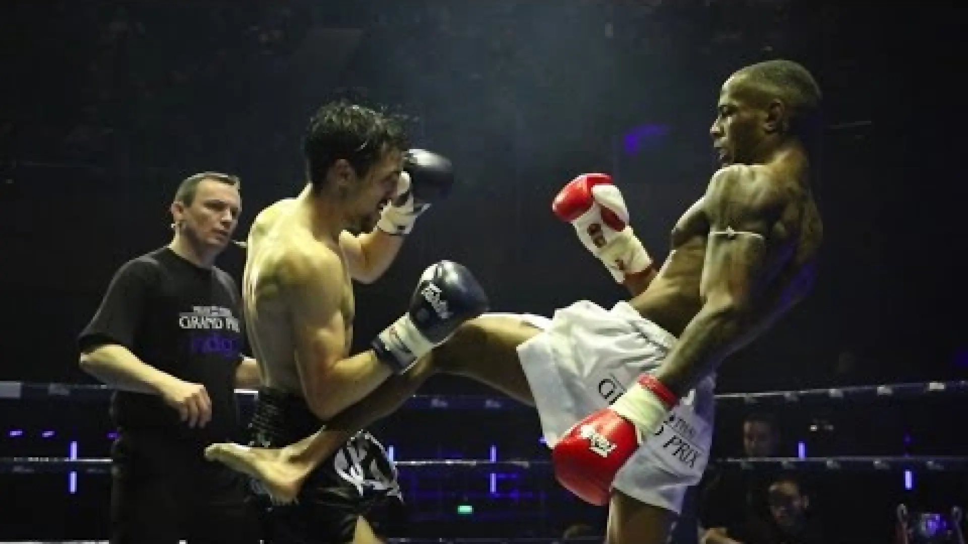 Hakim Hamech vs Dean James (Fight Video)