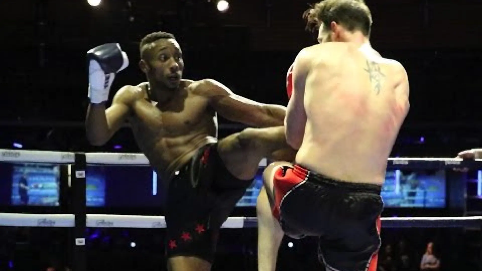 Phil Casper vs Mark Robinson (Fight Video)