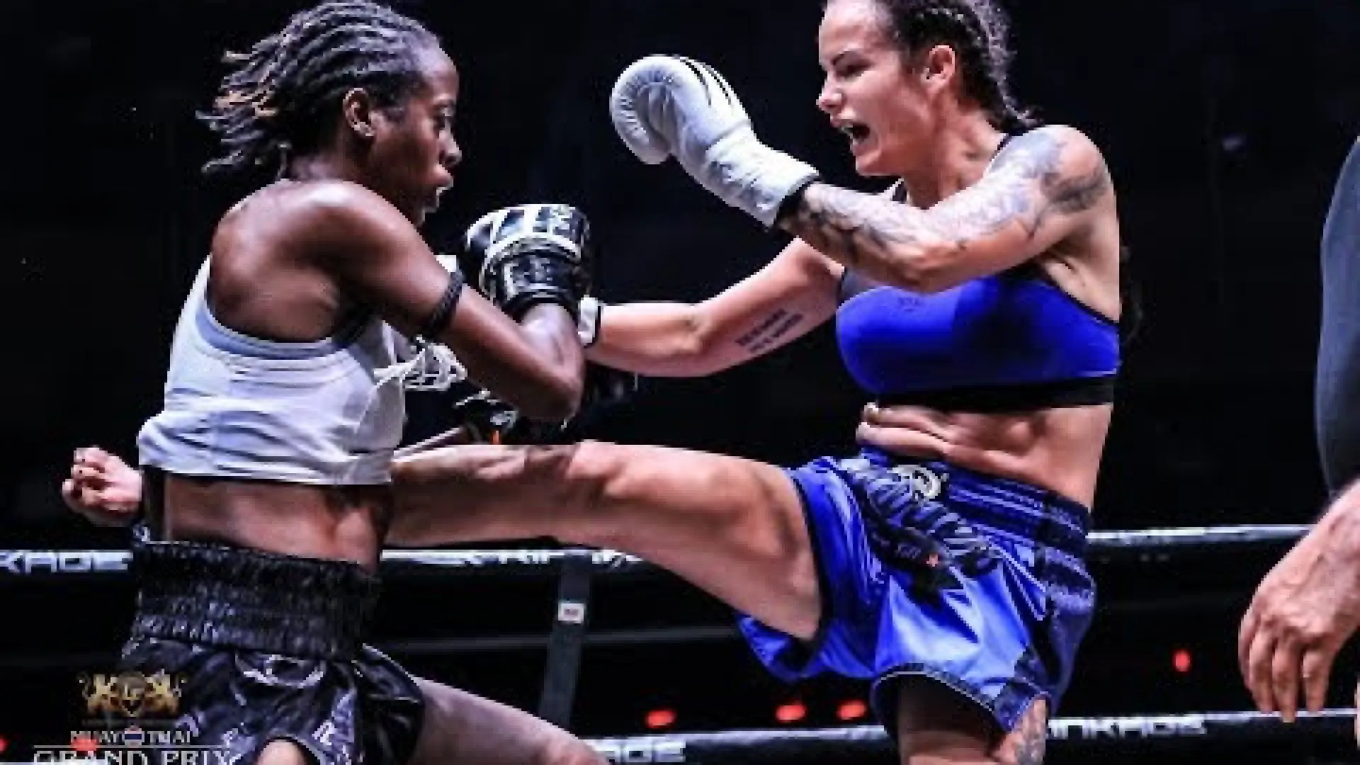 Slahheoldine Thomas vs Katie Zetolofsky (Fight Video)