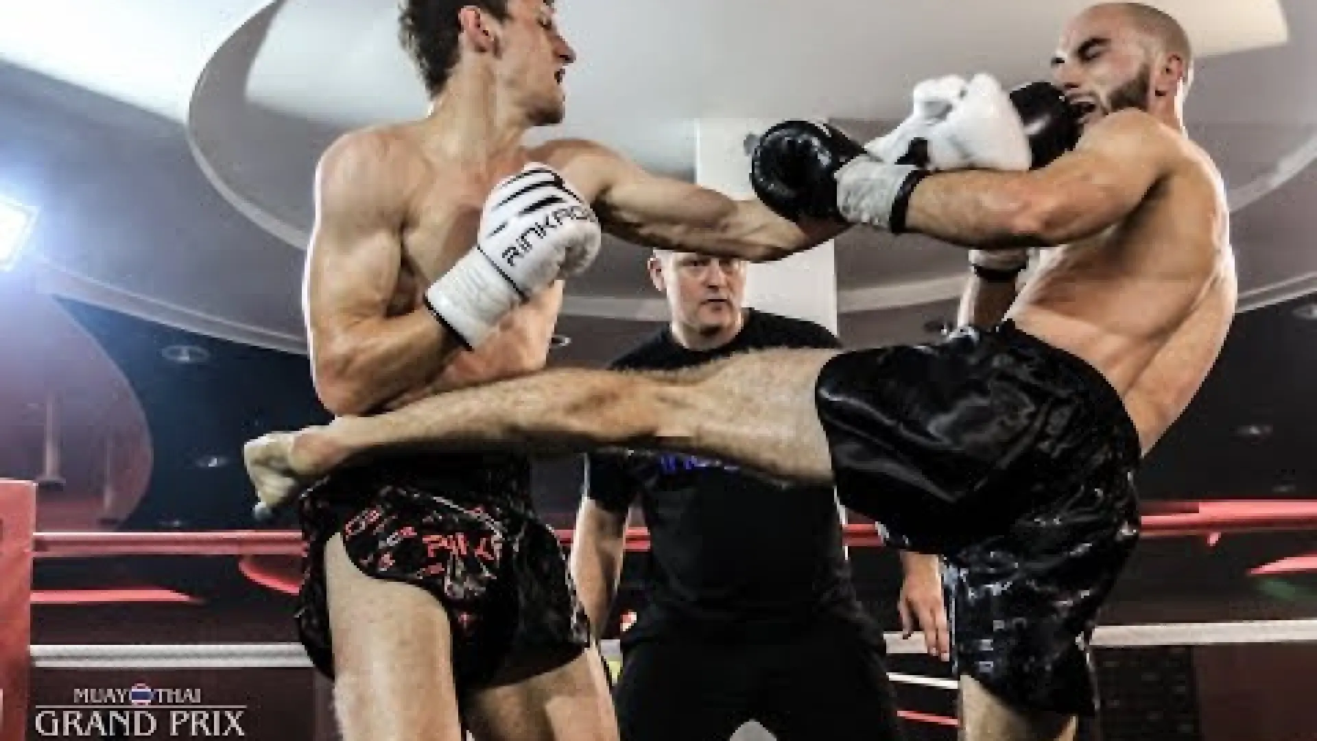Tom Field vs Kane Rigglesford (Fight Video)