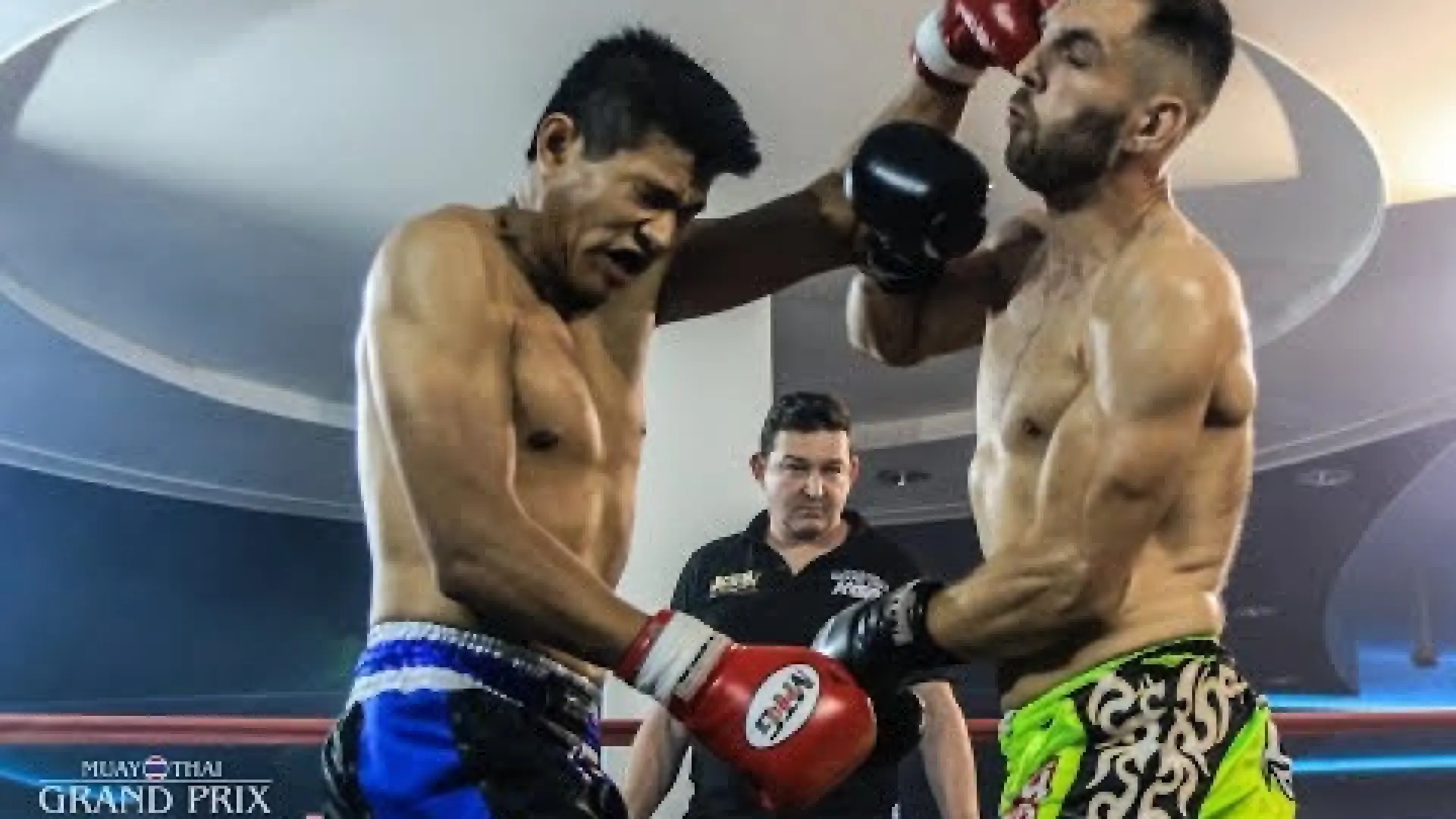 Ekachy Schmalisch vs Conor Loftus (Fight Video)
