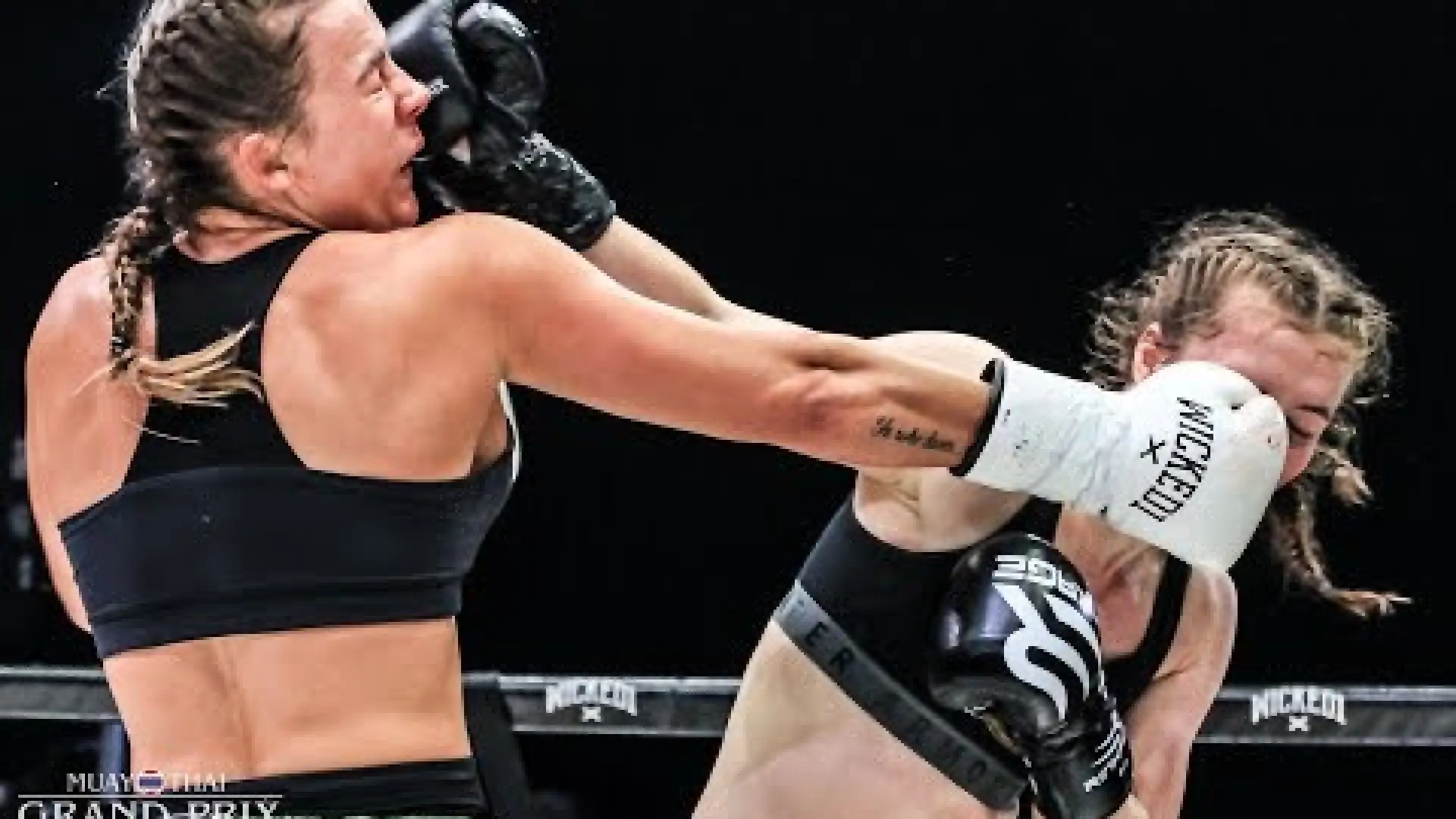 Niamh Kinehan vs Sarah Worsfold (Fight Video)