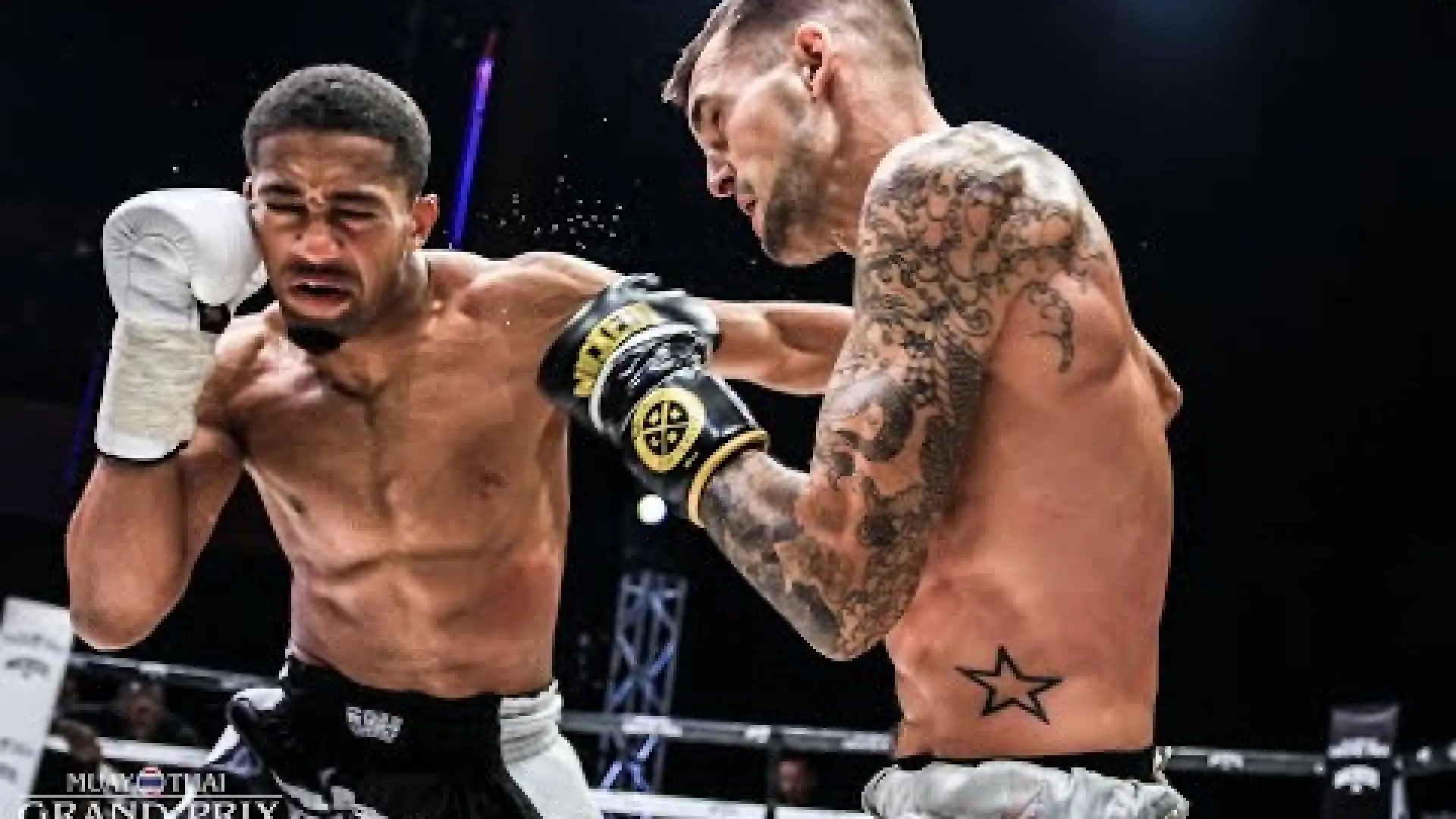 Kingsley Crawford vs Aaron Denham (Fight Video)