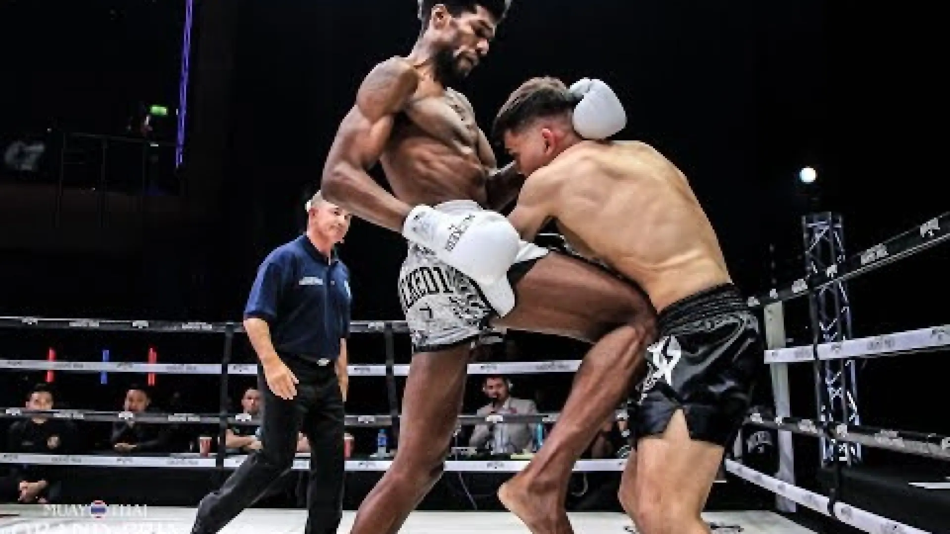 Lawrence Brown vs Fred Potter (Fight Video)
