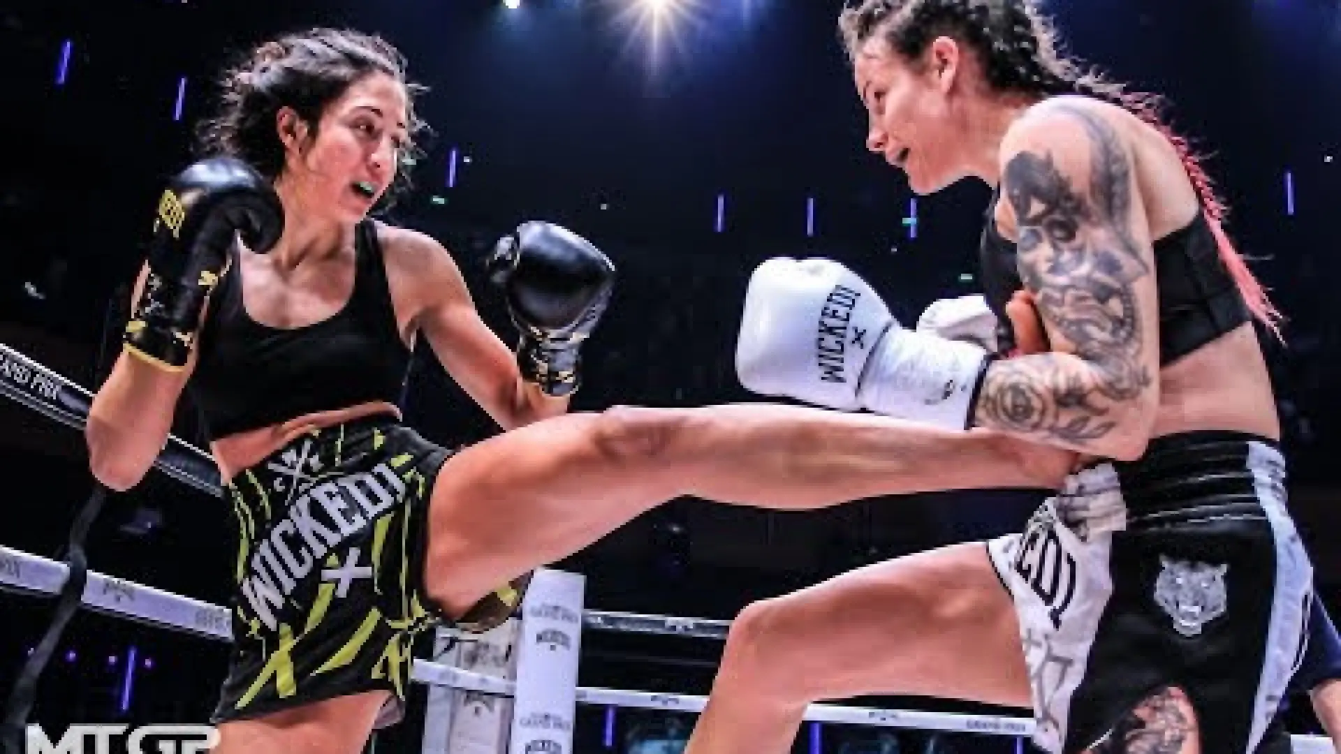 Katie Zetolofsky vs Nicola Barke (Fight Video)