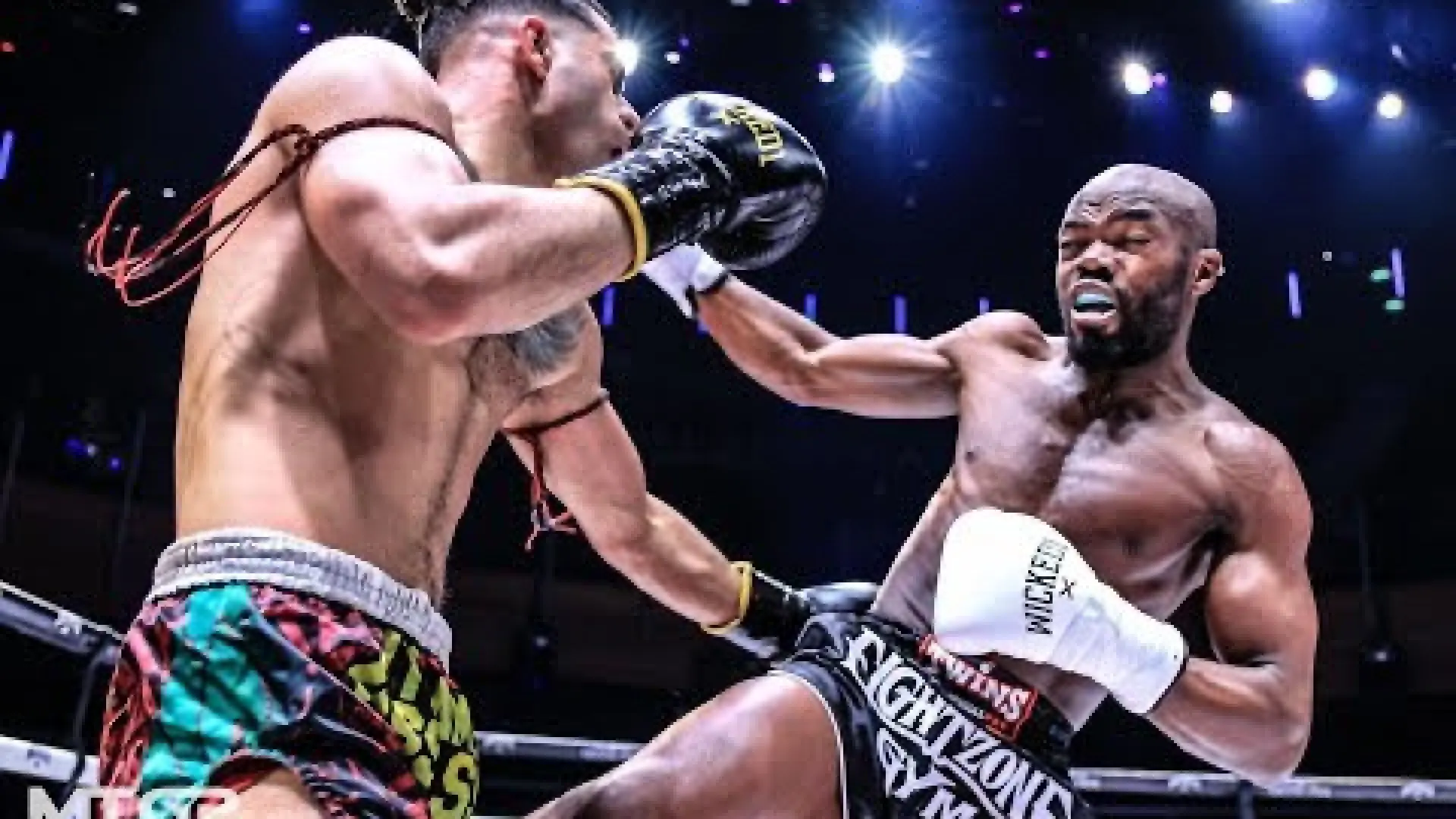 Adetayo Duroshola vs Darun Hassan (Fight Video)