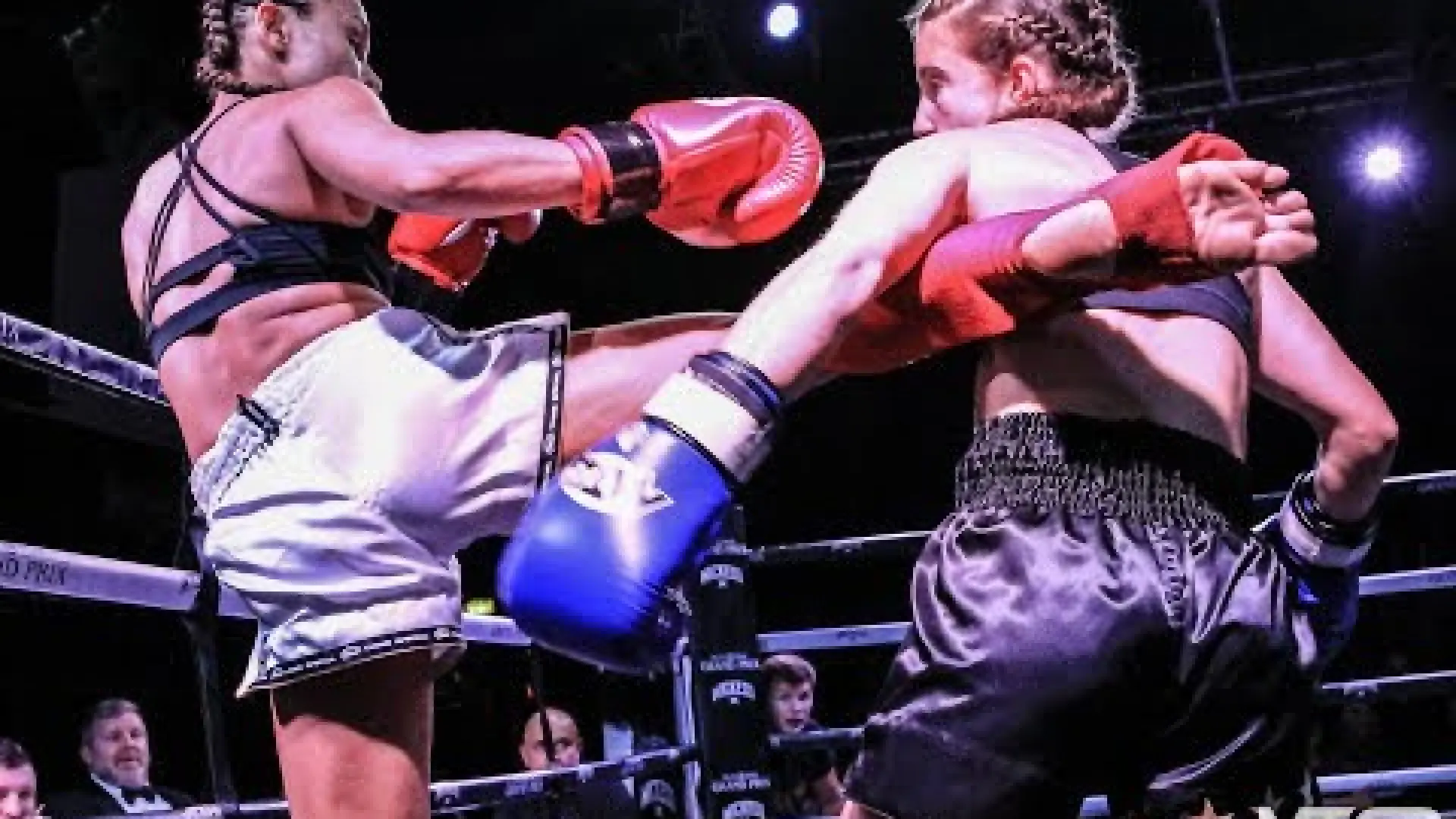 Zita Mehesz vs Nicole Gow (Fight Video)