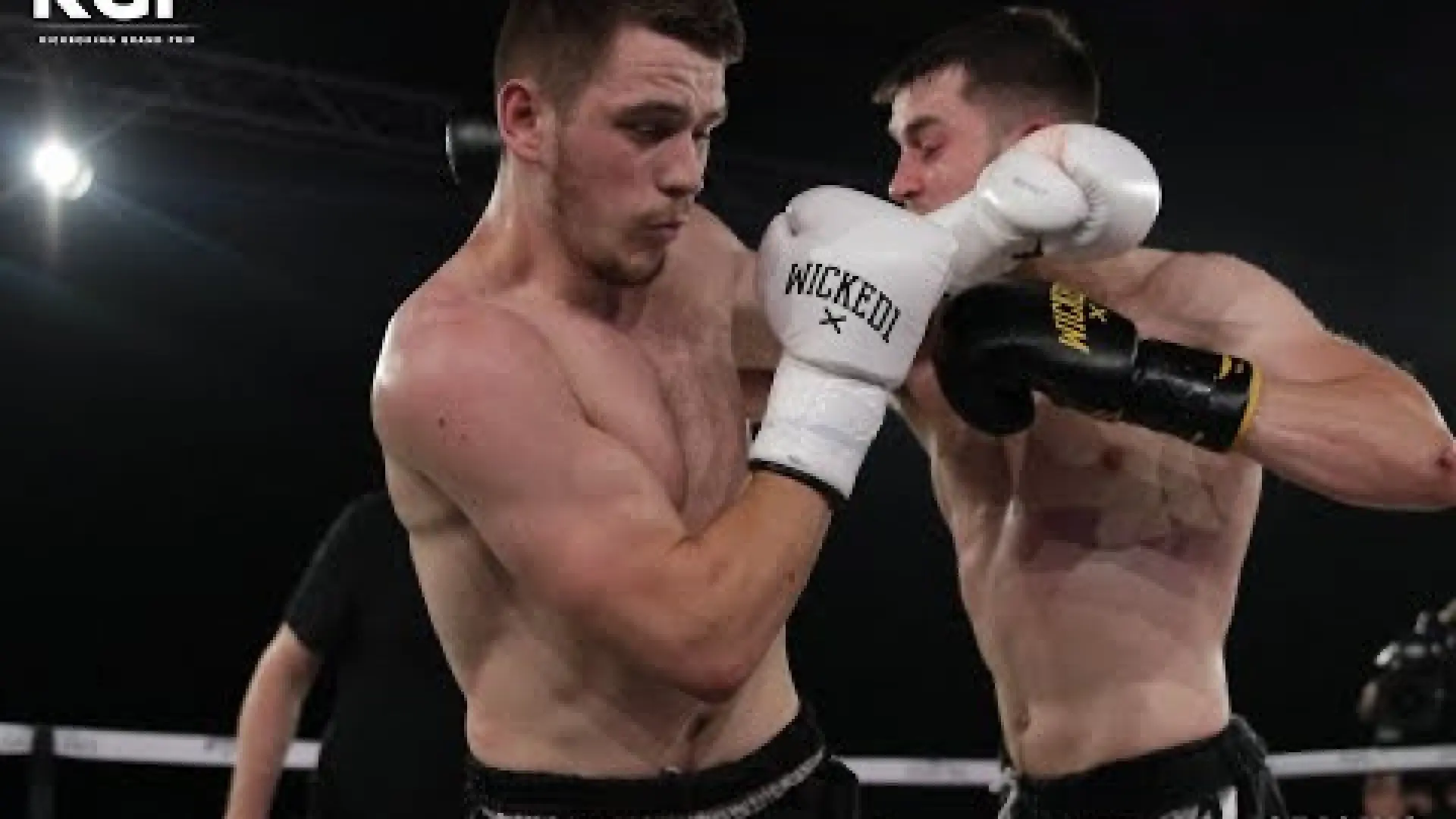 Harry Downs vs Mariusz Mikolajewski (Fight Video)