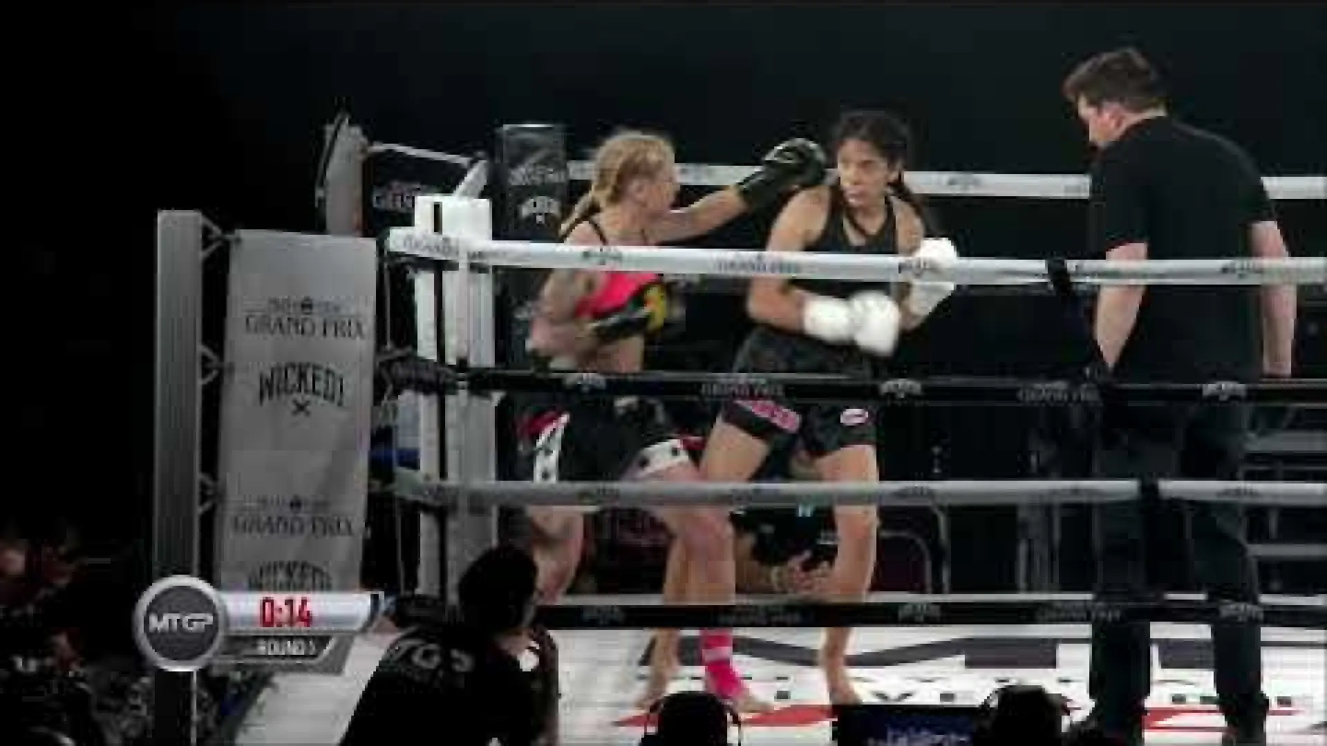 Gemma Collins vs Francisca Vera (Fight Video)