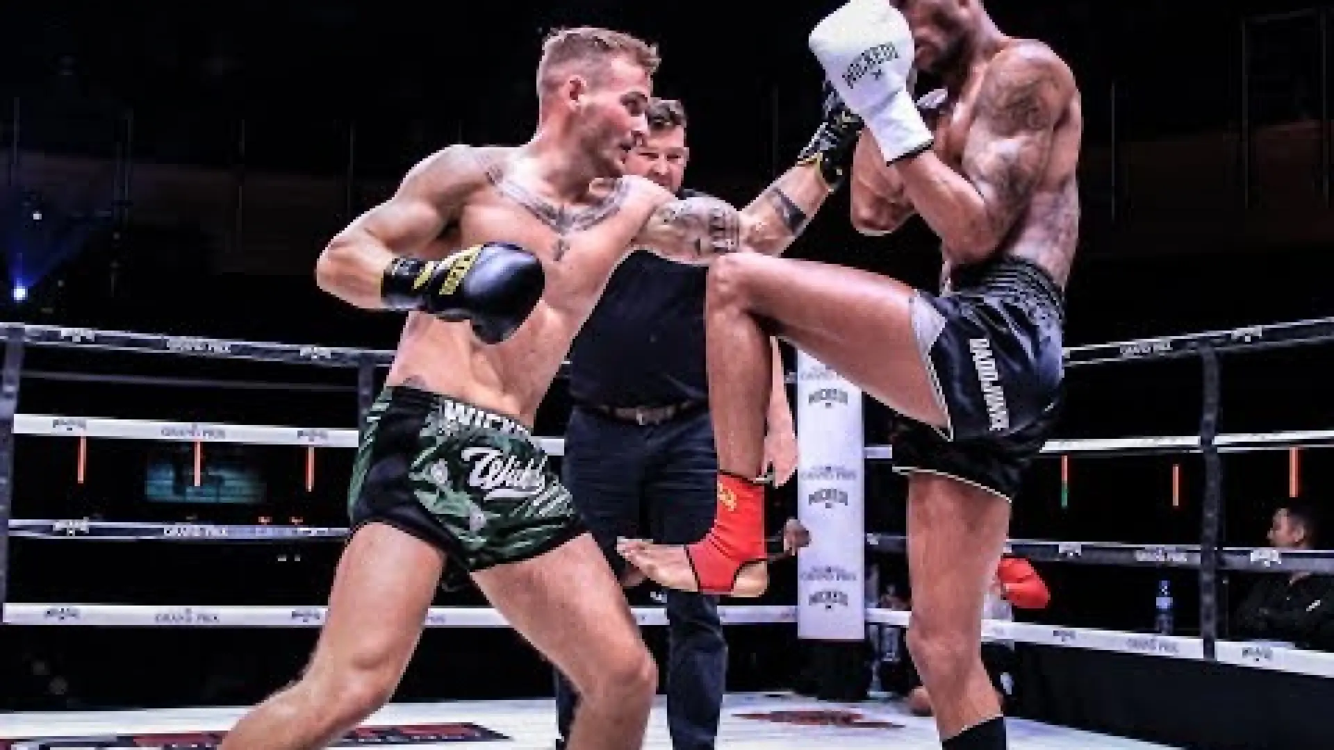 Andre Simon vs Luke Nicholson (Fight Video)
