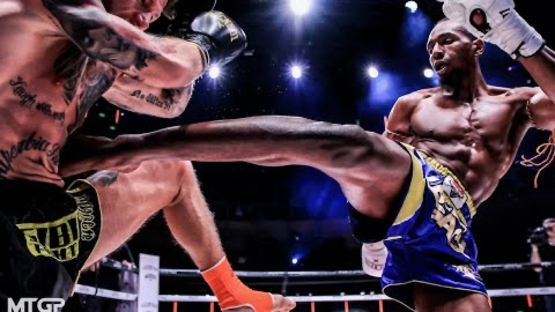 Damon Davis vs Pawel Pajak (Fight Video)