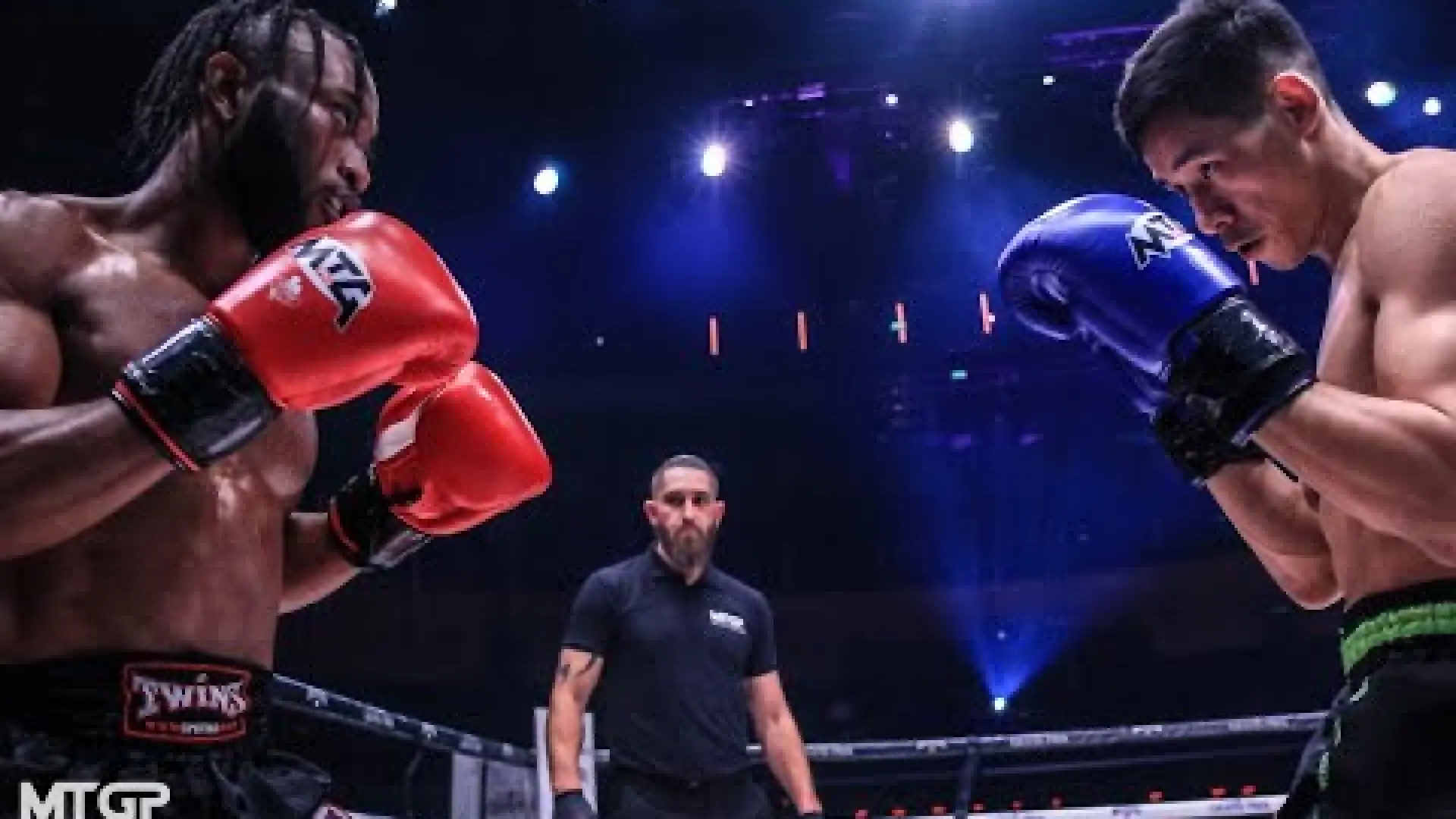 Kong Hong vs Paul Bossman (Fight Video)