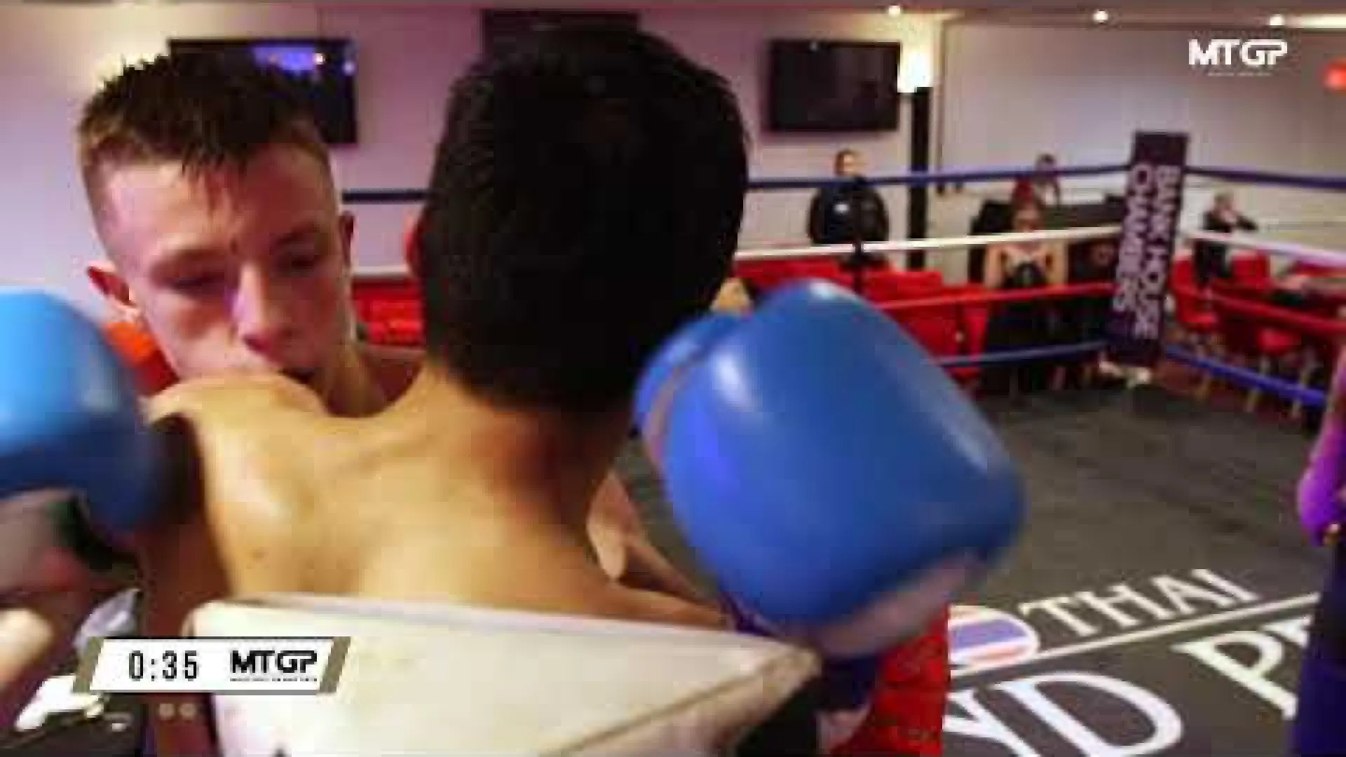 Lewis Versi vs James Taylor (Fight Video)