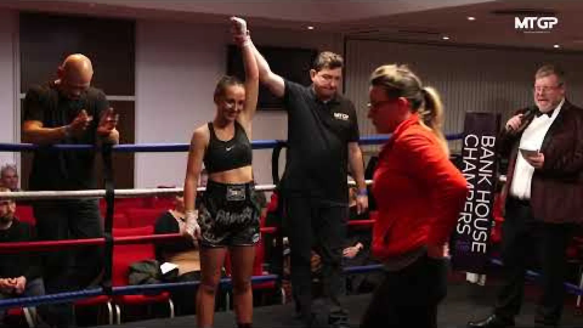 Tayla Davies vs Sophie Hutchins (Fight Video)